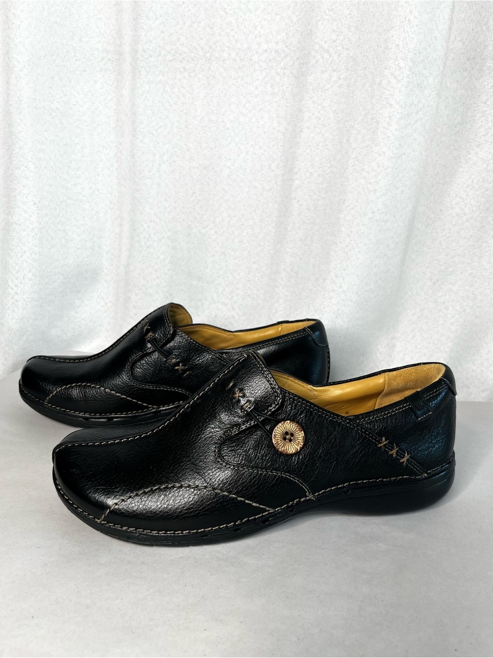 NWOT Clarks Unstructured Black Leather Comfort Slip-On Shoes Size 8.5M